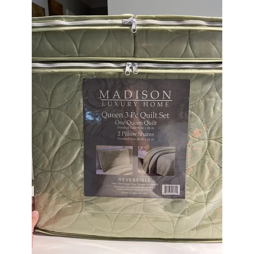 NWT - Madison Luxury Home 3-pc Reversible Queen Size Quilt Set Sage Green